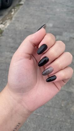 #unhas #nails #nailart #nailsofinstagram #alongamentodeunhas #alongamento #pretoebranco #preto #unhapreta Pedicure Manicure, Jelly Nails, Shellac Nails, Nails Glitter, Manicure E Pedicure, Stiletto Nails, Green Nails, Blue Nails