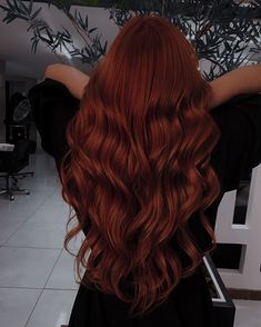 Dark Orange Copper Hair Color, Copper Hair With Root Shadow, Neutral Tone Red Hair, Red Hair Classy, Elegant Red Hair, Dark Ginger Red Hair, Burnt Red Hair, Autum Hair Colours, Dark Red Orange Hair