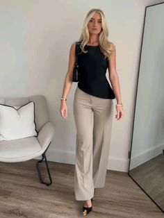 Cute Professional Outfits, Rush Outfits, Corporate Fashion, Haircuts Straight Hair, Professional Outfits, Business Outfits, Office Outfits, Holiday Fashion