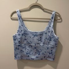 -Altar’d State Women’s Crop Top -Size L, (Runs Smaller) -Never Worn Before! -Silk Material -In Mint Condition! Fitted Blue Printed Crop Top, Altard State, Going Out Tops, Silk Material, Altar'd State, Outer Banks, Mint Condition, Banks, Crop Tops Women