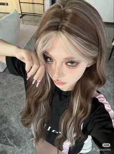 #inspo #hairstyle Different Kinds Of Blonde Hair Colors, Ash Brown And Pink Hair, Pudding Hair Dye, Colorblock Hair Brown, Ahoge Hair Idea, Asian Winter Hair Color, Bangs Color Ideas, Pink Asian Hair, Colorblock Bangs