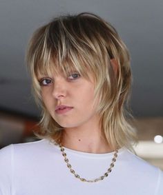 Shaggy Honey Blonde Wolf Cut Hair Adviser, Shag Haircuts, Wolf Cut, Long Pixie, Haircuts For Fine Hair, Long Layered Hair