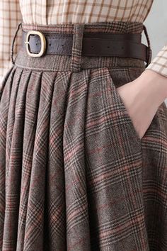 Winter Retro Plaid Midi Wool Skirt 3839 – XiaoLizi Plaid Winter Skirts, Long Flannel Skirt, Wool Dresses Winter, Pleated Knee Length Skirt, Vintage Plaid Skirt Outfit, Wool Outfits Woman, Winter Skirt Ideas, Winter Skirts 2023, Autumn Skirt Outfit Midi