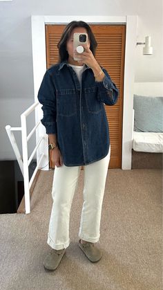 Denim Shirt - Denim blue - Ladies curated on LTK Stile Blair Waldorf, Adrette Outfits, Boston Clogs, Thanksgiving Outfit Ideas, Fest Outfits, Perfect Thanksgiving, Looks Street Style, Lazy Day, Thanksgiving Outfit