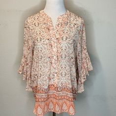 Vince Camuto Womens Blouse Sheer Floral Ruffle Sleeve V Neck Pink Sz S Nwt. Approximate Measurements - Shoulder To Shoulder: 15 1/4” - Armpit To Armpit: 19 3/4” - Length Of Back: 27” Bohemian V-neck Top With Ruffle Hem, V-neck Blouse With Ruffle Hem For Vacation, Feminine Printed Ruffle Sleeve Blouse, Spring Floral Print Bell Sleeve Blouse, Fall Floral Print Blouse With Flutter Sleeves, Flutter Sleeve Blouse With Floral Print For Fall, Printed Fitted Blouse With Flutter Sleeves, Fitted Printed Blouse With Flutter Sleeves, Printed Fitted Blouse With Ruffle Sleeves