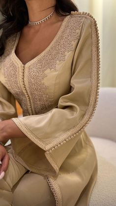 Aesthetic Eid, Arab Princess, Moroccan Clothes, Middle Eastern Wedding, Caftan Moroccan, Moroccan Aesthetic, Eastern Fashion