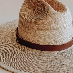 a little western and a little unexpected in the best ways - meet the moonlight straw rancher, a statement hat that's not just for country concerts and riding horses. the moonlight is handcrafted with fine tripilla palm straw that's been sustainably harvested by artisans in puebla, mexico. wear this straw hat for a long day outdoors, offering UPF 50+ sun protection and a large, structured, 4" brim to help shield your face from harmful rays. the cattleman style crown and toasted caramel straw colo Hiking With Friends, Morning Beach, Statement Hat, Hiking Hat, Packable Hat, Beach Walks, Country Concerts, Dressed To The Nines, Love Hat