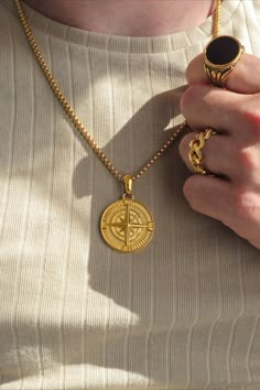 Gold For Men Jewelry, Men Chain, Men’s Jewellery, Men's Necklace Gold, Gold Compass Necklace, Gold Pendants For Men, Art Jewelry Design, Indie Jewelry