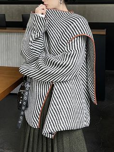 Wool Jackets, Mode Kimono, Diy Vetement, 가을 패션, Clothing Ideas, Mode Inspiration, Wool Jacket, Ponchos, Fashion Women