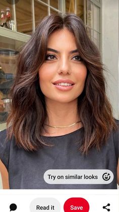 Feminine Short Hair Styles You’ll Adore Medium Length Hair With Layers Round Face Plus Size, Layered Midi Hair, Curvy Girl Haircut, Haircut For Fat Woman, Medium Length Haircut For Chubby Face, Best Haircut For Chubby Face, Wavy Hair Medium Length, Layered Haircuts Shoulder Length, Medium Length Haircuts