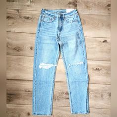 New With Tags All Sizes America Eagle 90s Straight High Rise Regular American Eagle Leggings, Ripped Jeans Style, Tomgirl Jeans, America Eagle, American Eagle Mom Jeans, Black Mom Jeans, Ripped Mom Jeans, Distressed Mom Jeans, Jeans American Eagle