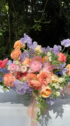 Peach ranunculus bouquet Lavender In Wedding Bouquet, Pastel Colors Bouquet, Shades Of Rose Wedding, Purple And Peach Bouquet, Blush Wedding Aesthetic, Peach And Lavender Bouquet, Lavender And Peach Wedding Decor, Garden Party Bouquet, Flower Garden Wedding Ideas