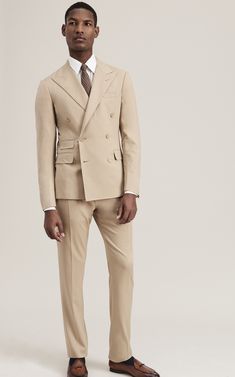 Beige Men Suit, Cream Suits For Men, Beige Suits For Men, Men Suit Outfit, Double Breasted Suit Men, Suit Double Breasted, Class Outfits, Groom Party, Cream Suit