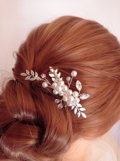 This  bridal wedding hair clip is perfect for a bling wedding theme. Gorgeous wedding hair clip with beautiful pearls and leaves. It looks beautiful and attractive. You will love it.  Available: SILVER or  GOLD with white or ivory pearls  Please read my policies before purchase: https://www.etsy.com/shop/SilkPearlDesign#policies Bling Wedding Theme, Wedding Hair Clip, Bridal Wedding Hair, Bridal Hair Clip, Bling Wedding, Wedding Hair Clips, Pearl Bridal, Ivory Pearl, Clip Hair