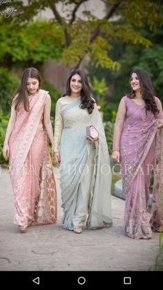 Indian Sari Dress, Indian Fashion Trends, Kente Styles, Sari Dress, Pakistani Wedding Outfits, Indian Saree Blouses Designs, Indian Fashion Saree, Saree Designs Party Wear, Indian Bridal Wear