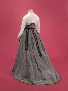 1868, if we could still have rights as women I would sooo love to go back to 1860s n wear Victorian dresses n live in a Victorian house!!! 1866 Fashion, 1860s Day Dress, 1860 Fashion, Edwardian Dress, That Dress