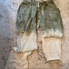 Yfb Size Large Ombr Green & White Jogger/Sweatpants Brand New With Tags, Never Worn. These Are The Softest Pants You Will Ever Own. If You Have Not Owned A Pair Of This Style From Young Fabulous & Broke Yet, You Have Not Lived..Lol. They Are Incredible. The First Pair I Purchased I Fell In Love With & Could Not Stop After That. They Feel Like Buttery Silky Smooth On The Inside & Outside, But They Are As Comfy As Sweatpants. Size Large 95/5 Rayon/Spandex Elastic Waistband With Drawstring, Side Po Khaki Bottoms For Loungewear, Fitted Summer Joggers For Loungewear, Summer Fitted Loungewear Joggers, Fitted Cotton Joggers For Summer, Summer Cotton Fitted Joggers, Fitted Cotton Summer Joggers, Fitted Khaki Bottoms For Loungewear, Pink Loungewear, Tie Dye Sweatpants