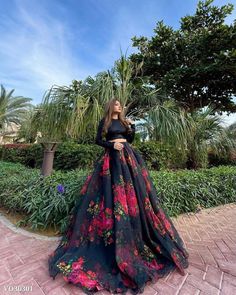 Black Lehenga Choli, Indian Wedding Dresses, Dresses Indian Wedding, Bridesmaid Lehenga, Wedding Dresses Indian, Simple Lehenga, Black Lehenga, Indian Lehenga Choli, Organza Lehenga