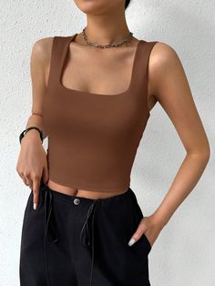 Marrón Casual Collar  Tela tejida Liso Tank Embellished Elástico Alto Brown Tank Top Outfit, Europe Capsule Wardrobe, Tank Top Outfit, Brown Tank Top, Tank Top Outfits, Women Tank Tops, Knit Leggings, Top Outfit, Tank Top Cami