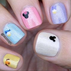 Disney Christmas Nails: Inspiring Designs & Ideas! Nails 2023 Trends Disney, Disney Wedding Nail Designs, Cute And Simple Disney Nails, Simple Gel Nails Short Disney, Disney Short Nail Designs, Disney Nails Acrylic Mickey Mouse, Gel Nail Designs Disney, Disney Nail Designs Simple Short, Kid Disney Nails