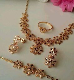 Dubai Gold Rings, Dubai Gold Jewelry, Gold Bridal Necklace, Gold Jewelry Stores, Bridal Jewelry Collection, Gold Jewelry Sets, Gold Rings Fashion