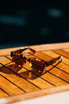 Natural beauty⛵️ Our #Silk Eco Spotted Havana with Tobacco lenses is a nod to modern elegance and sustainable craftsmanship. #TBDEyewear #Sustainability #Sunglasses #MadeInItaly