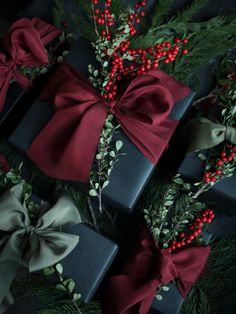 gift wrapping inspiration, gift wrapping ideas, Christmas ribbon, Christmas red, eco-friendly gifts, eco-friendly gift wrapping, silkandwillow, silk ribbons Presents Wrapped, Glamorous Christmas, Xmas Gift Wrap, Creative Gift Wrapping, Noel Christmas