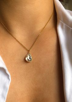 PINE DROP * 18K gold plated teardrop necklace  * Golden s.Steel chain 1.5mm * Teardrop pendant 11x17 mm * Glass crystal teardrop in clear * Adjustable 45-50 cm * 100% good vibes! Dainty Cubic Zirconia Drop Necklace, Teardrop Cubic Zirconia Pendant Necklace For Gift, Gold Teardrop Jewelry With Adjustable Chain, Delicate Teardrop Cubic Zirconia Jewelry With Chain, Dainty Teardrop Cubic Zirconia Drop Necklace, Dainty Cubic Zirconia Teardrop Necklace, Cubic Zirconia Teardrop Clavicle Chain Jewelry, Delicate Teardrop Pendant Jewelry With Cubic Zirconia, Gold Drop Dainty Jewelry