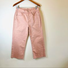 American Eagle Hi Rise Wide Leg Crop Jeans/6/New Brand New Without Paper Tags, Plastic Tag Still Attached! Never Worn! Size:6/Waist:30”/Hip:42”/Inseam:25”/Rise:11”-13” Color: Coral Material: Cotton/Non Stretch High Waisted, Cropped, Wide Leg Raw Hem Jeans From American Eagle! If You Have Any Questions Please Let Me Know Via Message! Happy Shopping! Jeans From American Eagle, Olive Green Jeans, American Eagle Mom Jeans, Black Mom Jeans, Ae Jeans, Green Jeans, Raw Hem Jeans, Hem Jeans, High Rise Mom Jeans