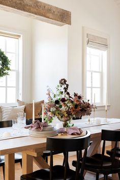 McGee Home: Entry & Great Room Process - Studio McGee Home Entry, Mcgee Home, Perfect Dinner Party, Simple Dining Table, Thanksgiving Tablescape, Dinner Table Setting, Table Set Up, Studio Mcgee, Room Planning