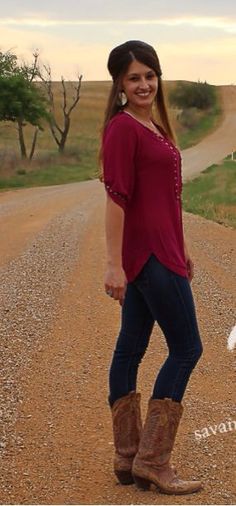 Fall Cowgirl, Maroon Boots, Legging Outfit, Hair Dark, Dark Maroon, Estilo Country, Cowgirl Boot