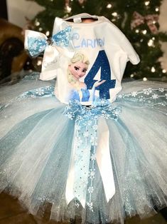 Frozen Tutu Sets includes shirt, skirt, and bow!! Seasonal Ribbons subject to change! Frozen Birthday Dress, Frozen 3rd Birthday, Frozen Birthday Outfit, Frozen Birthday Shirt, Frozen Tutu, Elsa Birthday Party, Frozen Bday Party, Disney Frozen Birthday Party, Frozen Birthday Theme