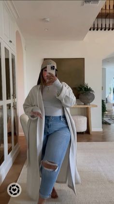 Outfit Inspirations With Jeans, Plus Size Jean Outfits Winter, Plus Size Mix And Match Outfits, Fall Streetwear Outfits Plus Size, Uggs Plus Size Outfit, Movies And Dinner Outfit, Plus Size Winter Jeans Outfit, Outfits Size 14/16, Professional Cardigan Outfits