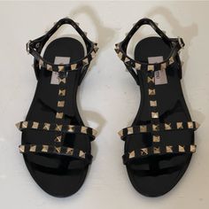 Worn Twice In Great Condition As Pictured Eu 37 No Low Offers Would Rather Keep Rubber Sandals, Valentino Black, Valentino Rockstud, Valentino Shoes, T Strap Sandals, T Strap, Strap Sandals, Valentino Garavani, Adjustable Straps