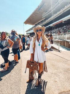 Stampede Outfits, Calgary Stampede Outfits, Country Chic Fashion, Stampede Outfit, Rodeo Chic, Nashville Outfit, Calgary Stampede, Cowgirl Fashion, Southern Girls