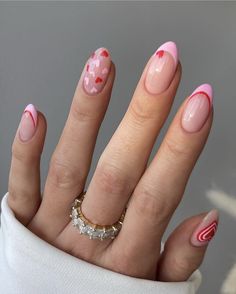 Valentine Nail Ideas, Nails With Hearts, Nail Simple, Nail Pink, Nails Valentine, Nail Short, Vday Nails, Valentine Nail, Nail Acrylic