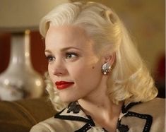 1950s hairstyle 50s Hairstyles Women, 1950s Hairstyle, Rachel Mcadams, Popular Hairstyles, Red Lipstick, Vintage Hairstyles