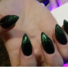 Emerald Green Stiletto Nails, Black Green Nails, Short Pointy Nails, Black Silver Nails, Hoco 2024, Sharp Claws, Witchy Nails, Short Almond Nails, Pointy Nails