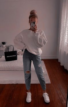 Women Petite Outfits, Cosy Outfit Aesthetic, Outfits For 25 Year Old Women, Blonde Outfit Ideas, Casual Uni Outfits, Cute Sweater Outfits, Trendy Mom Outfits, Cosy Outfit, Casual College Outfits