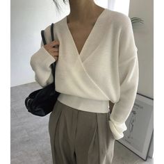 Smart Casual Work Outfit Winter, Casual Work Outfit Winter, Work Outfit Winter, Beige Sky, Smart Casual Work Outfit, Smart Casual Work, Pretty Sweaters, Winter Wrap, Loose Fit Sweater