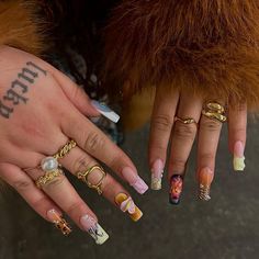 Short Maximalist Nails, 90s French Tip Nails, Nails Maximalist, Maximalist Nails, Funky Nail Art, Natural Glam, Sparkly Things, February 22