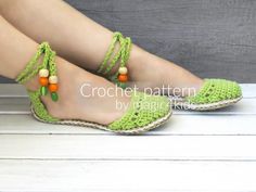 💖💖 A brand new & original design for women sandals with rope soles! 💖💖 Summer is coming, so we have to be prepared. These beautiful sandals have rope soles and a breathable upper part, suitable for torrid days of the summer. You could make these sandals in any color, you could decorate it in many Diy Sandals, Boys Slippers, Crochet Sandals, Green Sandals, Beautiful Sandals, Slippers Pattern, Pattern Ring, Designer Slippers, Crochet Shoes