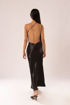 Our Elise silk dress is a must have this season. The long, one shoulder backless dress is the perfect choice for dinner out, while the maxi length and loosing fit gives you an artsy look. One Shoulder Backless Dress, Black Dress Low Back, Long Silk Backless Dress, Silk Backless Dress, Bday Dresses, Backless Silk Dress, Event Fits, Summer Ball, Backless Bridesmaid Dress