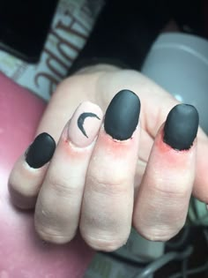 Black Shilak, Short Horror Nails, Ugly Nails, Black French Tip Nails, Scary Nails, Bad Nails, Black French Tip, Simple Spring Nails, Short Gel Nails