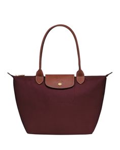 A perfectly pared-down take on an iconic design, this lightweight Longchamp tote is just right for your everyday commute. Longchamp Le Pliage Burgundy, Burgundy Longchamp, Navy Longchamp, Longchamp Le Pliage Large Travel, Longchamp Medium, Longchamp Le Pilage Backpack, Long Champ, Longchamp Tote, Nylon Tote Bag