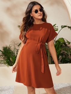 Rust Brown Casual Collar Short Sleeve Polyester Plain Tunic Embellished Non-Stretch  Maternity Cropped Shein, Moda Shein, Dress For Pregnant Women, Maternity Shirt Dress, Outfit Shein, Cute Maternity Dresses, Maternity Dresses Summer, Bow Tie Dress, Patch Dress