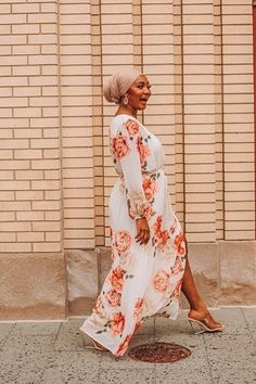 On my way to mind the business that pays me 😝. Happy Friday!!!  #Regram via @www.instagram.com/p/CD3uYNQhEwO/ Mission Outfits, Modestly Dressed, Hebrew Fashion, Africa Chic, Hebrew Clothing, Fashion Styling Tips, Conservative Outfits, Simple Summer Style