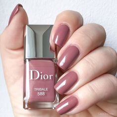 swatch Dior TRIBALE 588 Dior Addict Collection Dior Fall 2015 Dior Nail Polish, Dior Nails, Nail Paint Shades, Natural Gel Nails, Dior Addict, Pastel Nails, Simple Nail Designs