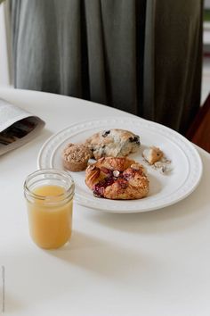 Female traveler eating breakfast, reading a newspaper, drinking coffee in a breakfast nook including some overhead images Model Eating, Reading A Newspaper, Eating Breakfast, Drinking Coffee, Big Art, Breakfast Nook, Female Travel, Nook