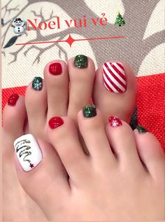 Pedicure Christmas Designs, Holiday Pedicure Toenails, Peppermint Toenails Nail Design, Toenail Art Designs Christmas, White Christmas Toe Nails